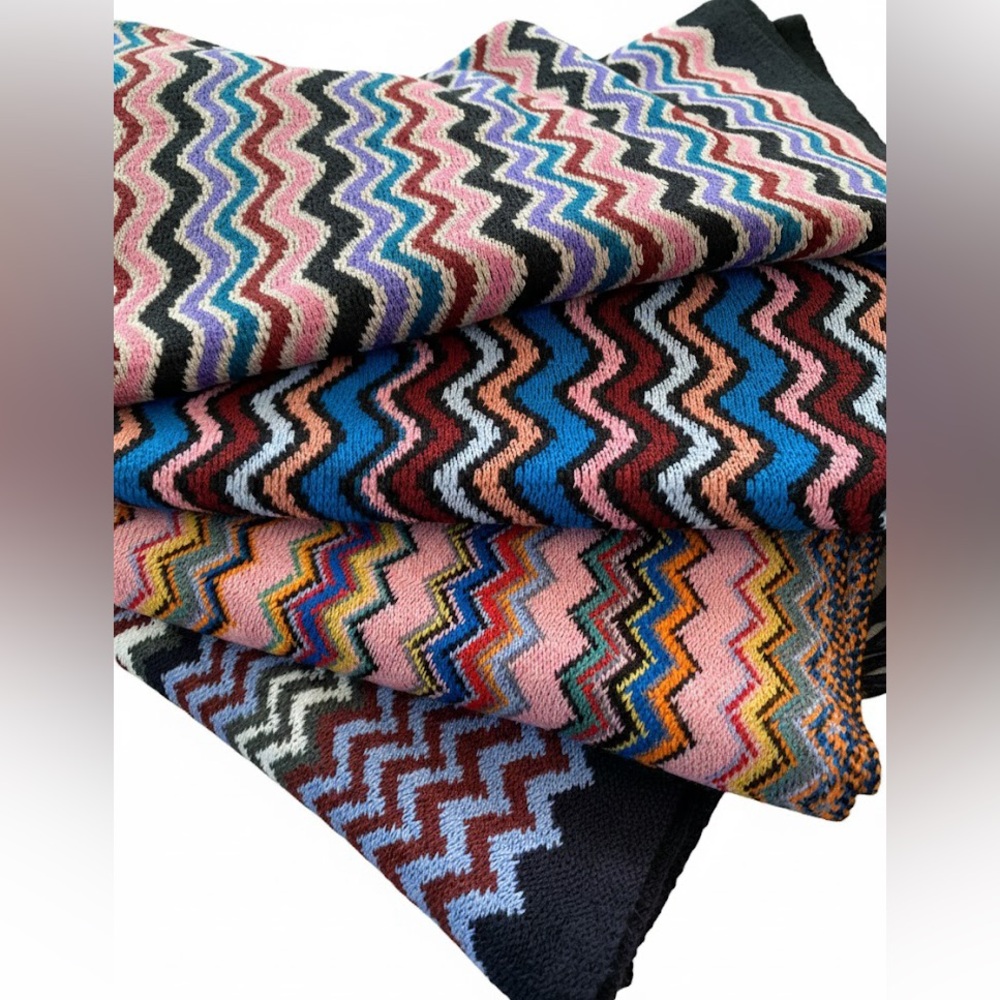 🥰♥️🥰 Missoni multi coloured women’s poncho - Picture 9 of 9